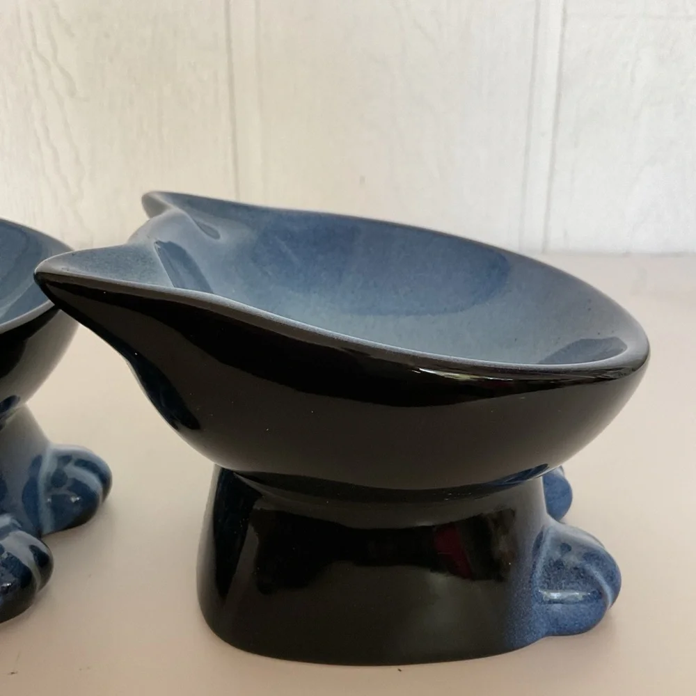 Nihow Slanted Elevated Cat Bowls Set of Two NWOT
